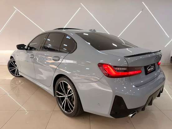 BMW-320i-2023