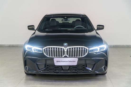 BMW-320i-2023