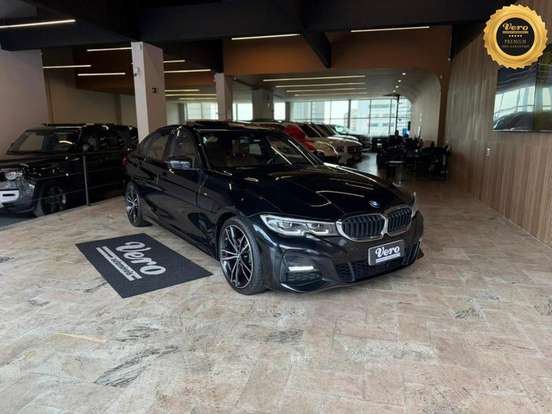 BMW-320i-2021