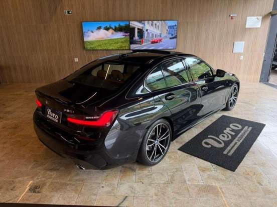 BMW-320i-2021