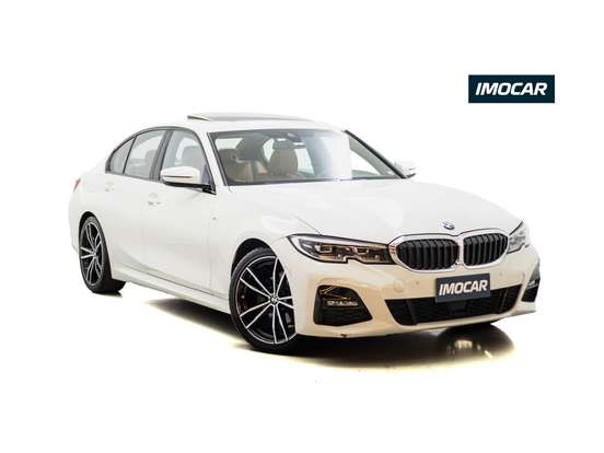 BMW-320i-2021