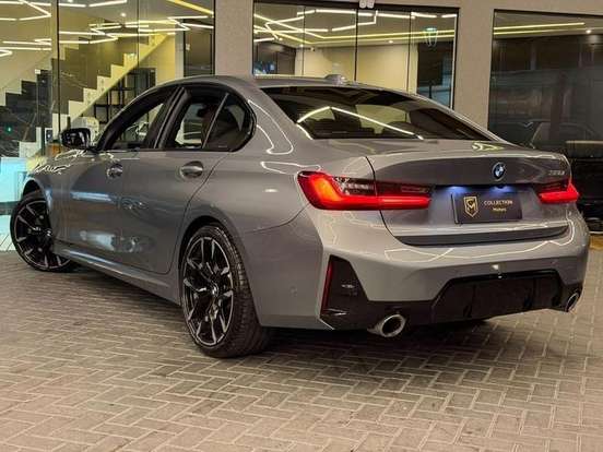 BMW-320i-2023