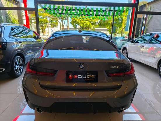 BMW-320i-2023