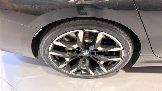 BMW-320i-2025