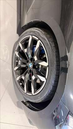 BMW-320i-2025