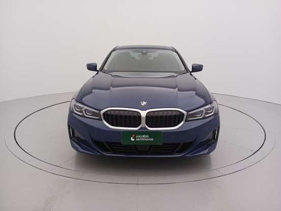 BMW-320i-2022