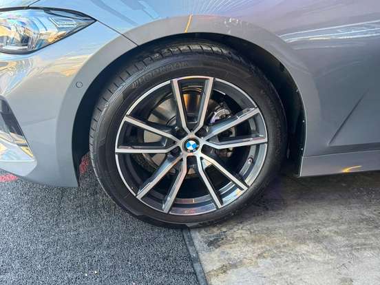 BMW-320i-2025