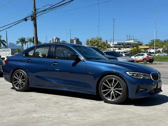 BMW-320i-2021