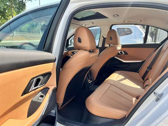BMW-320i-2024