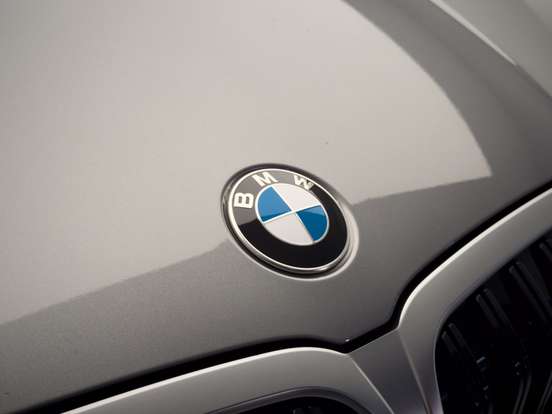 BMW-320i-2025