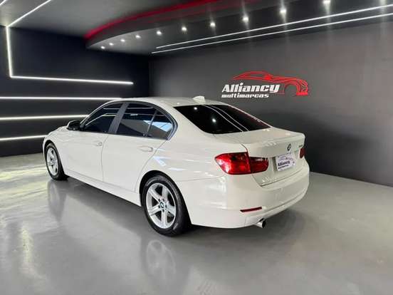 BMW-320i-2013