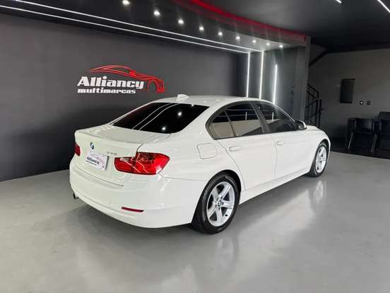 BMW-320i-2013