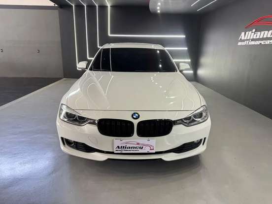 BMW-320i-2013