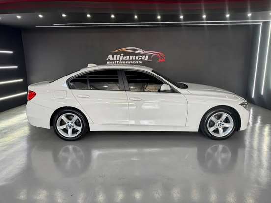 BMW-320i-2013