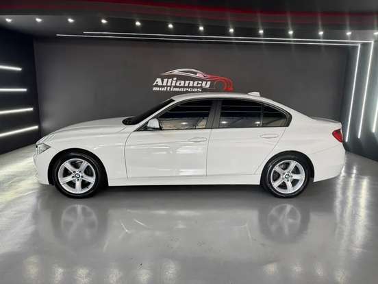 BMW-320i-2013