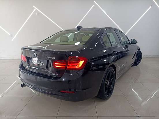 BMW-320i-2013