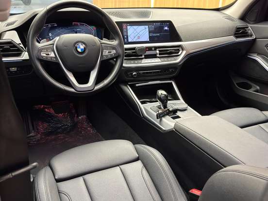 BMW-320i-2.0 16V TURBO GASOLINA M SPORT AUTOMÁTICO BMW-320i-2020