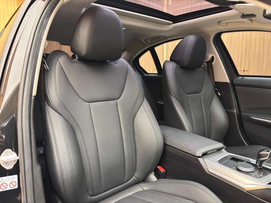 BMW-320i-2.0 16V TURBO GASOLINA M SPORT AUTOMÁTICO BMW-320i-2020