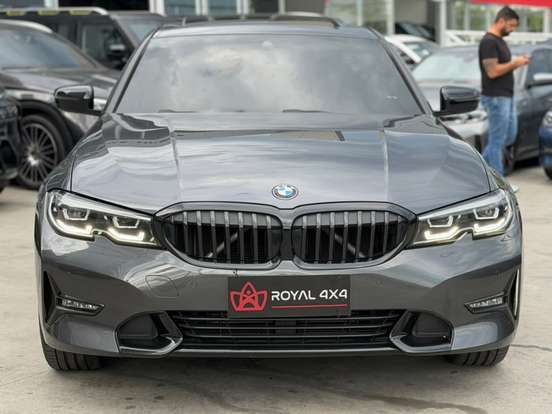BMW-320i-2020