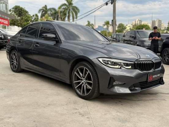 BMW-320i-2020