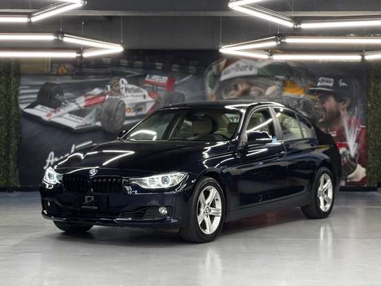 BMW-320i-2014