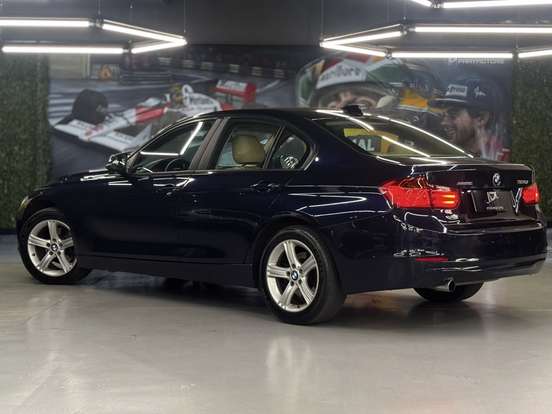 BMW-320i-2014