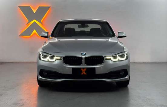 BMW-320i-2018