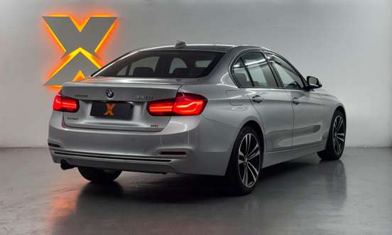 BMW-320i-2018