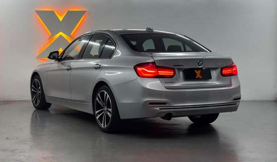 BMW-320i-2018