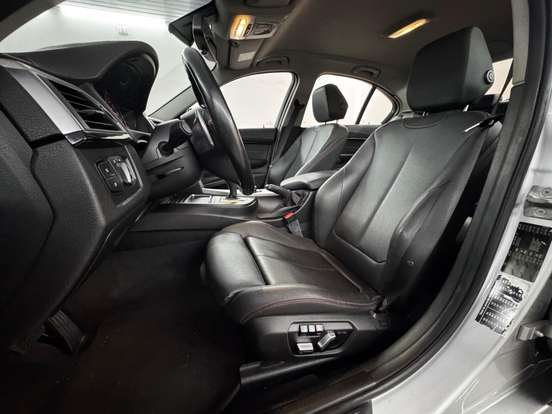 BMW-320i-2.0 SPORT 16V TURBO ACTIVE FLEX 4P AUTOMÁTICO BMW-320i-2018