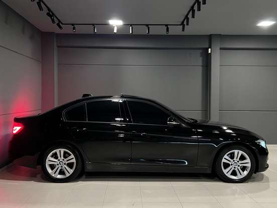 BMW-320i-2016