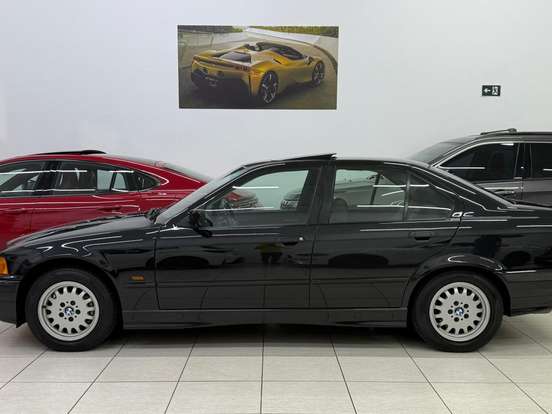 BMW-325i-2.5 SEDAN 24V GASOLINA 4P MANUAL BMW-325i-1995