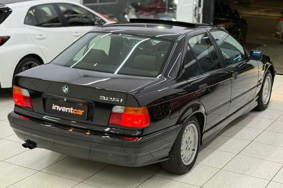 BMW-325i-1995