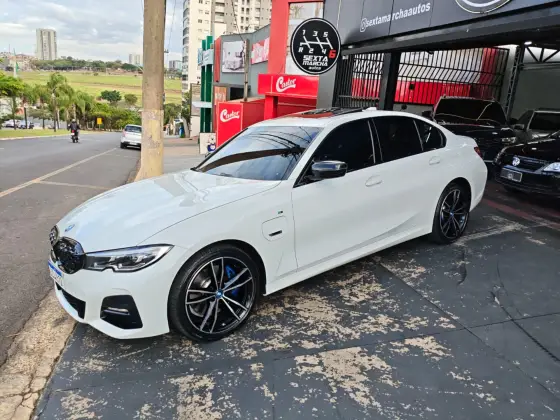BMW 330e 2.0 16V TURBO HÍBRIDO M SPORT AUTOMÁTICO
