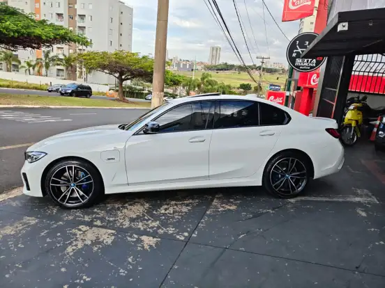 BMW-330e-2.0 16V TURBO HÍBRIDO M SPORT AUTOMÁTICO BMW-330e-2022