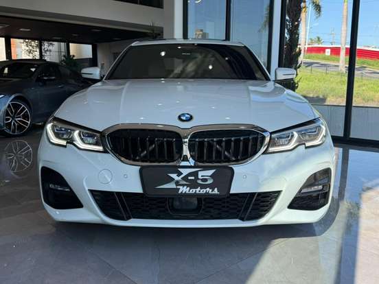 BMW-330e-2021