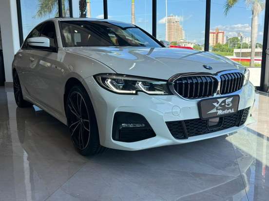 BMW-330e-2021