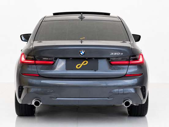 BMW-330e-2020