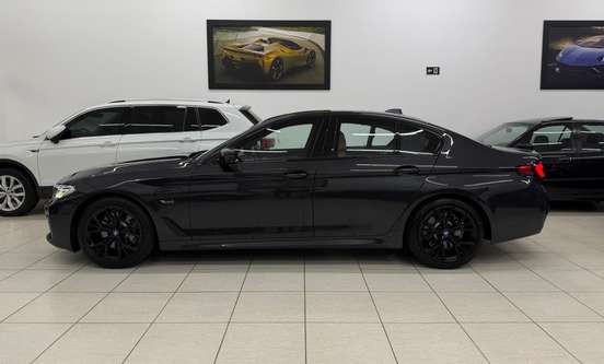BMW-530e-2022
