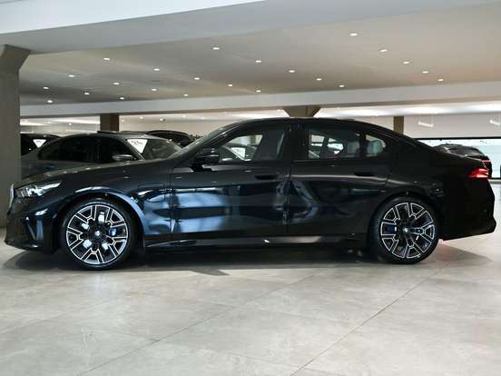 BMW-530e-2.0 TWINPOWER PHEV M SPORT AUTOMÁTICO BMW-530e-2025