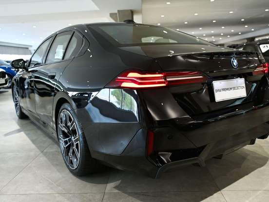 BMW-530e-2.0 TWINPOWER PHEV M SPORT AUTOMÁTICO BMW-530e-2025
