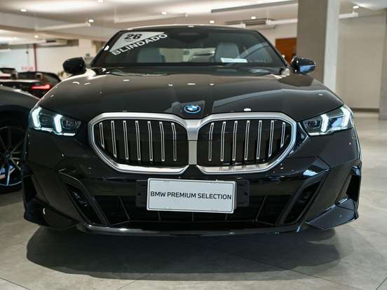 BMW-530e-2.0 TWINPOWER PHEV M SPORT AUTOMÁTICO BMW-530e-2025