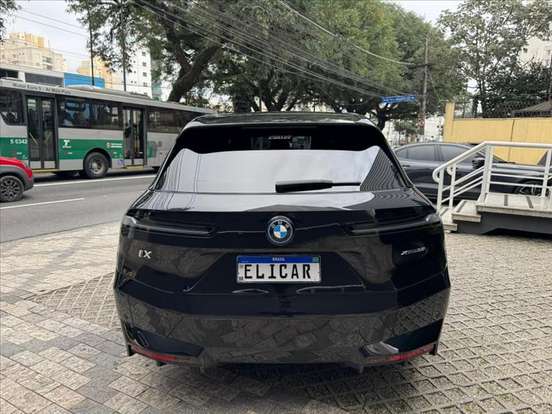 BMW-iX-2023