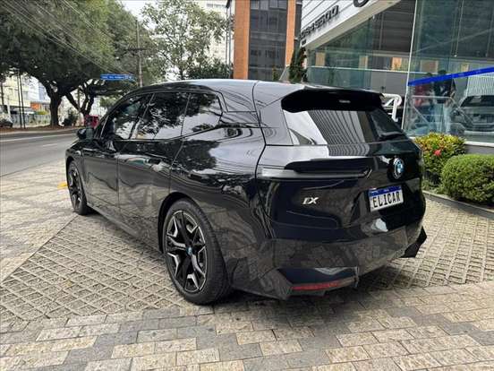 BMW-iX-2023