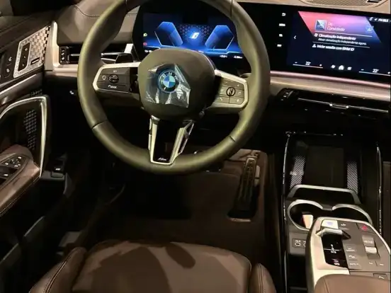 BMW-iX2-2025