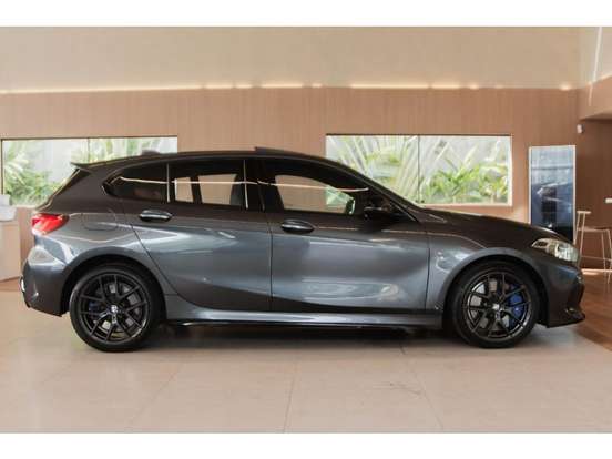 BMW-M 135i-2.0 16V TURBO GASOLINA XDRIVE DARK EDITION AUTOMÁTICO BMW-M 135i-2020