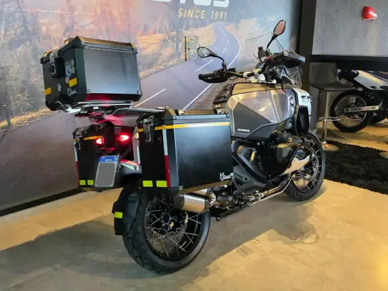 BMW-R 1300 GS ADVENTURE TRIPLE BLACK BMW-R 1300 GS ADVENTURE TRIPLE BLACK-2026