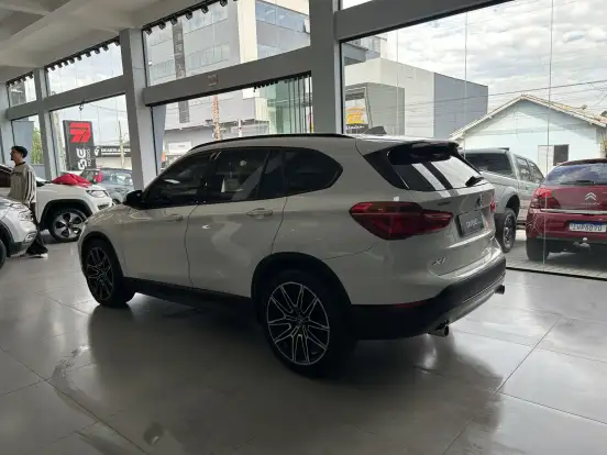 BMW-X1-2.0 16V TURBO ACTIVEFLEX SDRIVE20I GP 4P AUTOMÁTICO BMW-X1-2019
