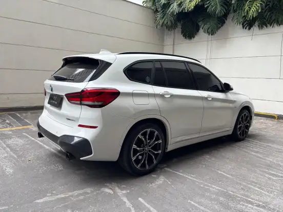 BMW-X1-2022