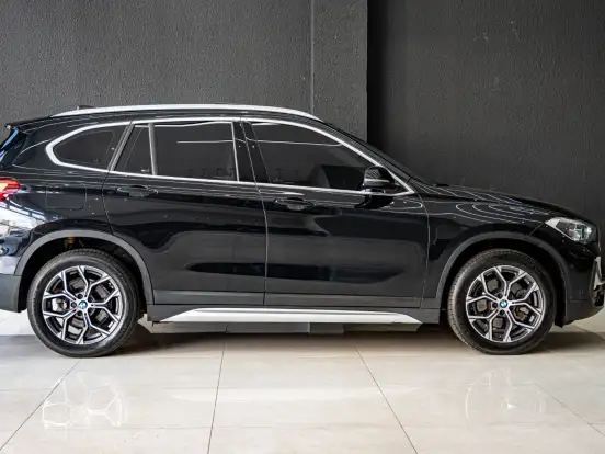 BMW-X1-2.0 16V TURBO ACTIVEFLEX SDRIVE20I X-LINE 4P AUTOMÁTICO BMW-X1-2020